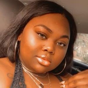 Meet your Posher, Talia